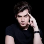 Paras Kalnawat Height in Feet